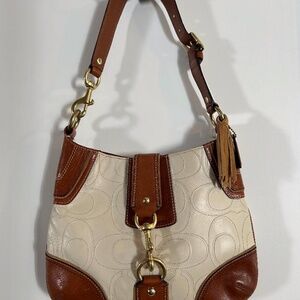 Coach Hampton Medium Hobo Bag
